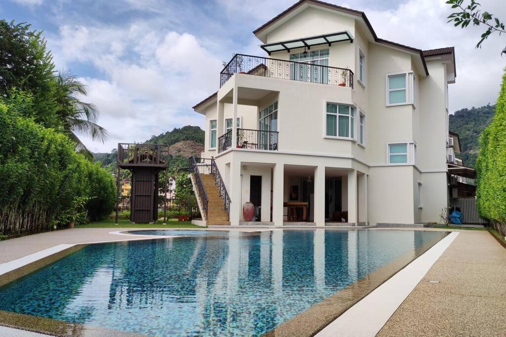 Retreat At Balik Pulau, Penang With Private Swimming Pool And Basketball Court别墅 外观 照片